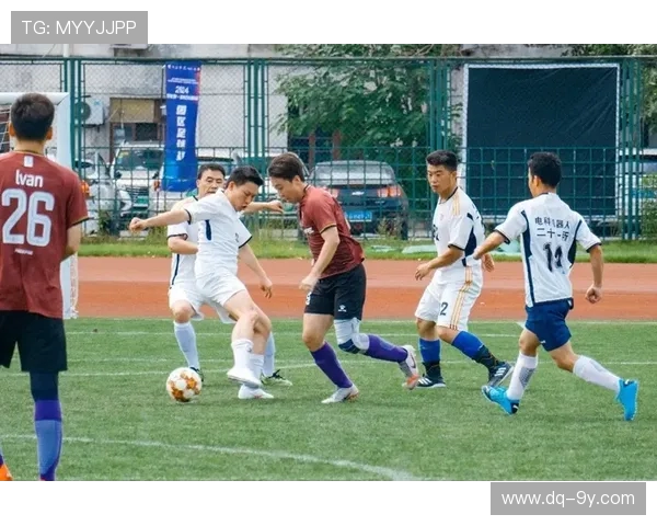 提升青少年足球脚尖控球能力的创新型智能辅助训练器材研究分析探